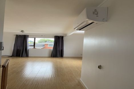 Photo of property in 2/14a Kurnell Drive, Botany Downs, Auckland, 2010