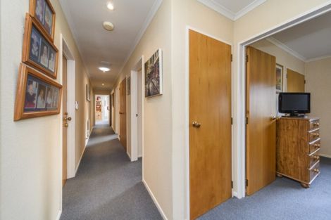 Photo of property in 12a Fraser Court, Roslyn, Palmerston North, 4414