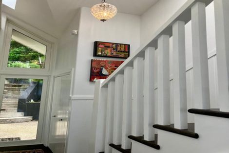 Photo of property in 129 Marine Parade, Seatoun, Wellington, 6022