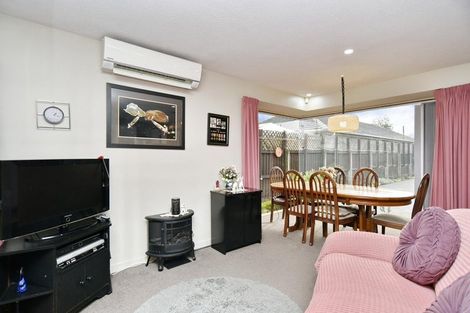 Photo of property in 2/66 Dunedin Street, Redwood, Christchurch, 8051