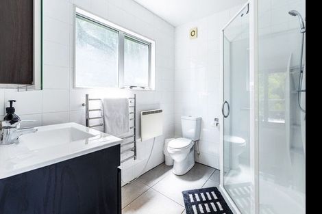 Photo of property in 2/17 Blackbridge Road, Wadestown, Wellington, 6012