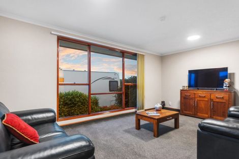 Photo of property in 123 Queenspark Drive, Parklands, Christchurch, 8083