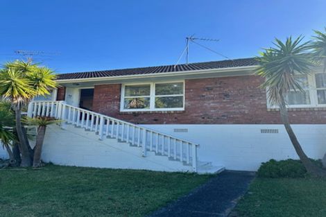 Photo of property in 2/216 Beach Road, Campbells Bay, Auckland, 0630