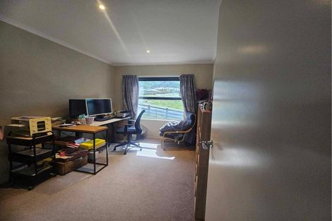 Photo of property in 115 Kirton Drive, Riverstone Terraces, Upper Hutt, 5018