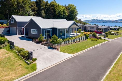 Photo of property in 5 Azalea Lane, Waipahihi, Taupo, 3330