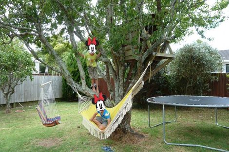 Photo of property in 22 Tonar Street, Northcote, Auckland, 0627