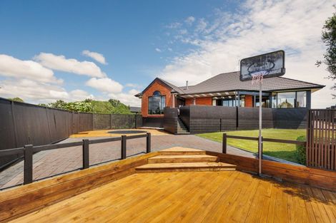 Photo of property in 54 Cashmere Drive, Fitzherbert, Palmerston North, 4410