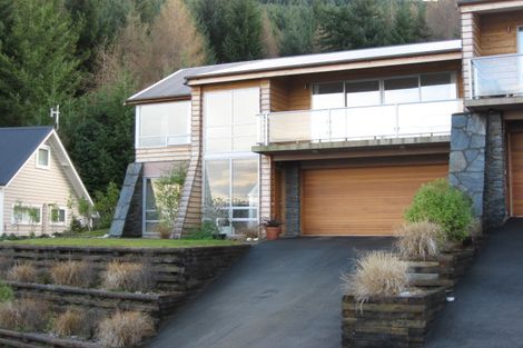Photo of property in 6 Stone Ridge Place, Queenstown, 9300