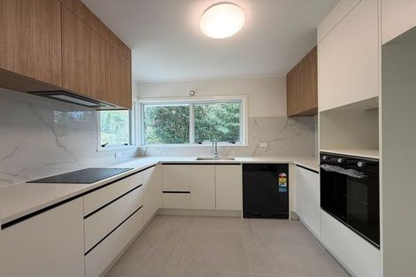 Photo of property in 27 Chivalry Road, Glenfield, Auckland, 0629