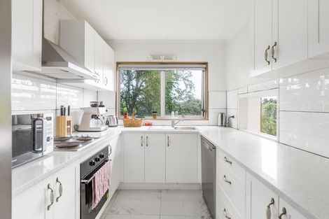 Photo of property in 32 Coroglen Avenue, Birkenhead, Auckland, 0626