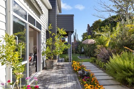 Photo of property in 35 Waione Avenue, Athenree, Waihi Beach, 3177