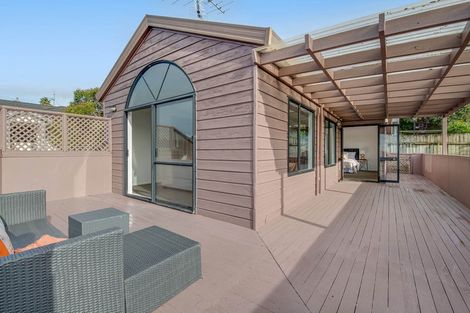 Photo of property in 2/13 Greenridge Court, Glenfield, Auckland, 0629