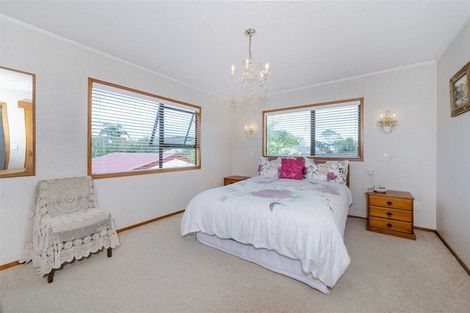 Photo of property in 208 Edmonton Road, Te Atatu South, Auckland, 0610