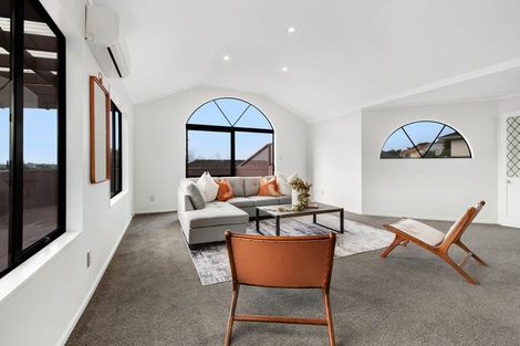 Photo of property in 2/13 Greenridge Court, Glenfield, Auckland, 0629