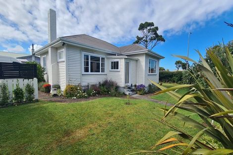 Photo of property in 147 Tasman Street, Opunake, 4616
