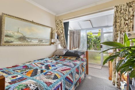 Photo of property in 6 Omata Road, Westown, New Plymouth, 4310