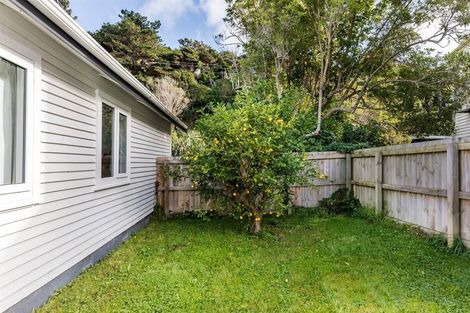 Photo of property in 66 Airlie Road, Plimmerton, Porirua, 5026