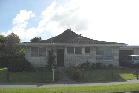 Photo of property in 30 Solway Avenue, Ilam, Christchurch, 8041