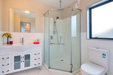 Photo of property in 7 Roberts Road, Te Atatu South, Auckland, 0610