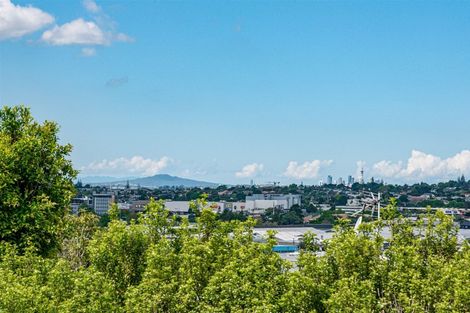 Photo of property in 59 Rhinevale Close, Henderson, Auckland, 0612