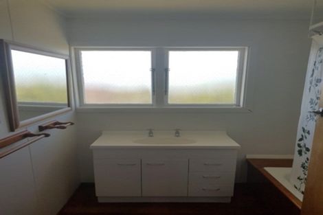 Photo of property in 187 Omata Road, Blagdon, New Plymouth, 4310