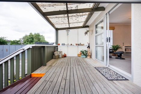 Photo of property in 9 Bristol Crescent, Roslyn, Palmerston North, 4414