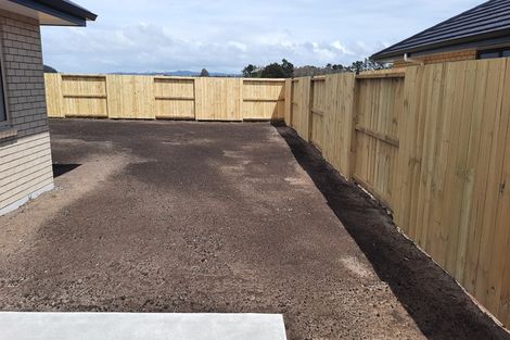 Photo of property in 91 Kaurinui Crescent, One Tree Point, 0118