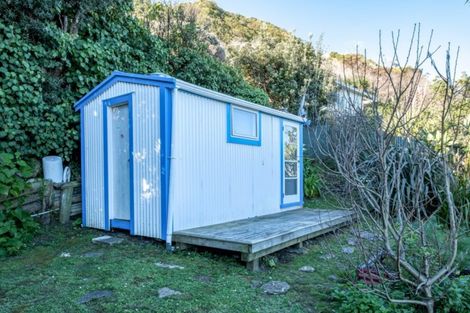 Photo of property in 12 Makorori Beach Road, Makorori, Gisborne, 4073