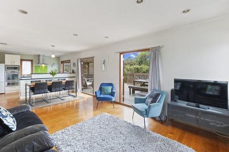 Photo of property in 21 Taipari Road, Te Atatu Peninsula, Auckland, 0610