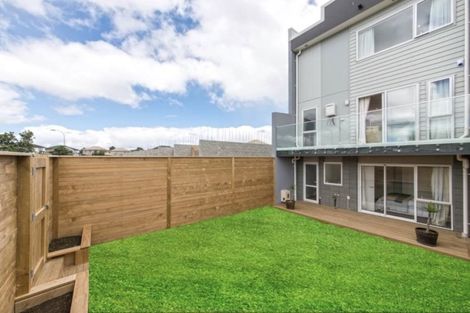 Photo of property in 85 Bordeaux Parade, Te Atatu South, Auckland, 0610