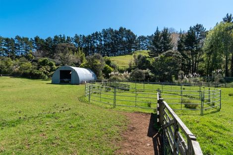 Photo of property in 99 Mcpike Road, Waimauku, 0883