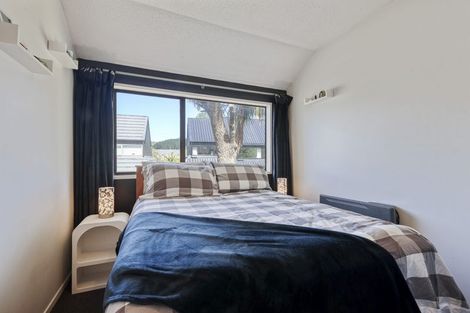 Photo of property in 2 Holmcroft Court, Cracroft, Christchurch, 8022