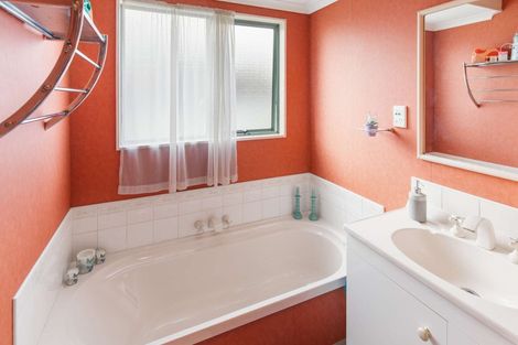 Photo of property in 6 Henley Court, Highbury, Palmerston North, 4412