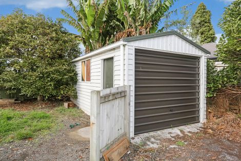 Photo of property in 1 Booth Crescent, Tuakau, 2121