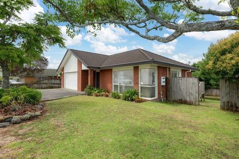 Photo of property in 27 Bard Place, Golflands, Auckland, 2013