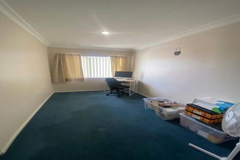 Photo of property in 3 Gendo Avenue, Henderson, Auckland, 0612