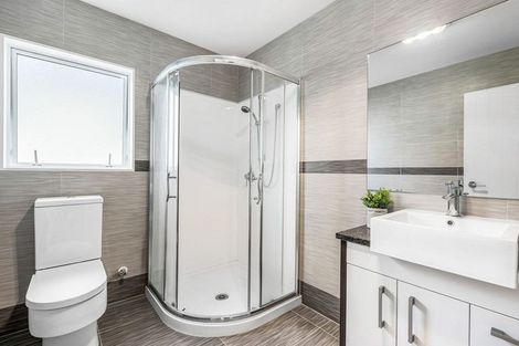 Photo of property in 8 Andy Crescent, Flat Bush, Auckland, 2016