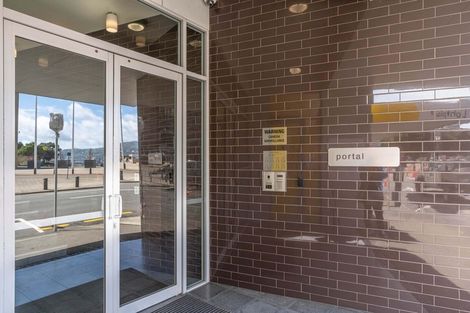 Photo of property in Portal Apartments, 3d/42 Cable Street, Te Aro, Wellington, 6011