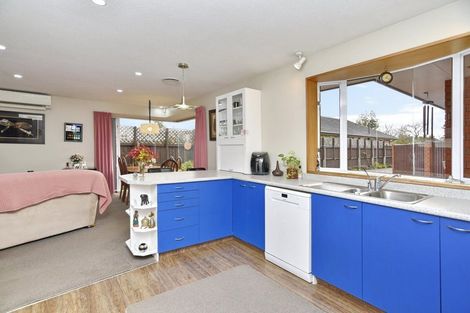 Photo of property in 2/66 Dunedin Street, Redwood, Christchurch, 8051