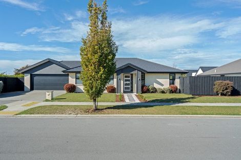 Photo of property in 74a Shillingford Boulevard, Rolleston, 7615