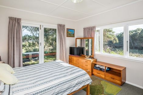 Photo of property in 25 Derham Road, Te Horo, Otaki, 5581
