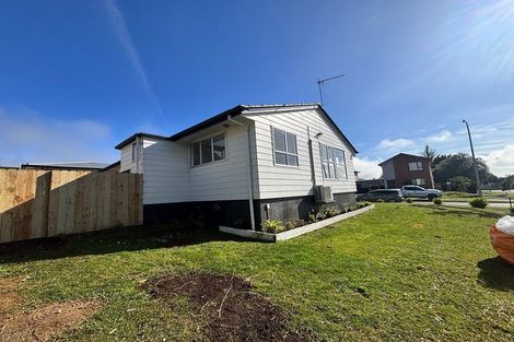 Photo of property in 2 Arnhem Place, Pukekohe, 2120