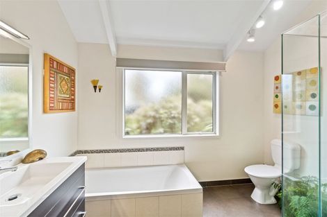 Photo of property in 14 Kent Lodge Avenue, Avonhead, Christchurch, 8042