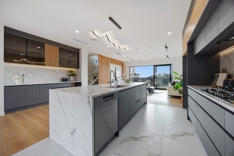 Photo of property in 8 Mill Hill Close, Flat Bush, 2019