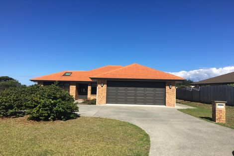 Photo of property in 2 Mooring Close, Haruru, 0204