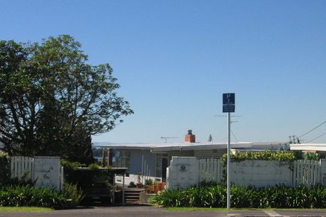 Photo of property in 87 Forrest Hill Road, Milford, Auckland, 0620