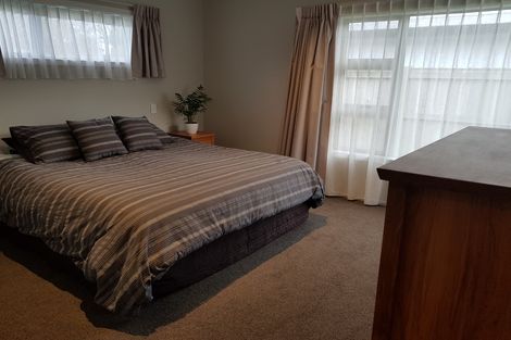 Photo of property in 5 Ake Ake Avenue, Hokowhitu, Palmerston North, 4410