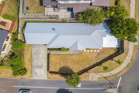 Photo of property in 2 Catlins Glen, Aotea, Porirua, 5024