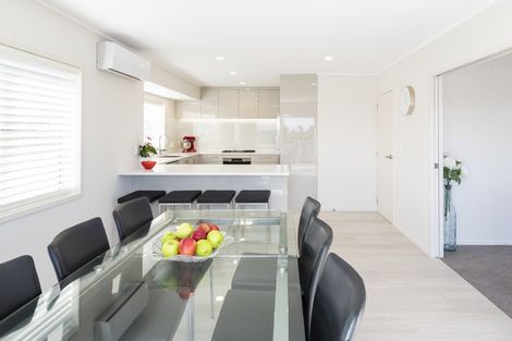 Photo of property in 2/8 Gills Road, Bucklands Beach, Auckland, 2014