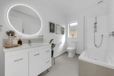 Photo of property in 25 Kapowai Boulevard, Takanini, 2112